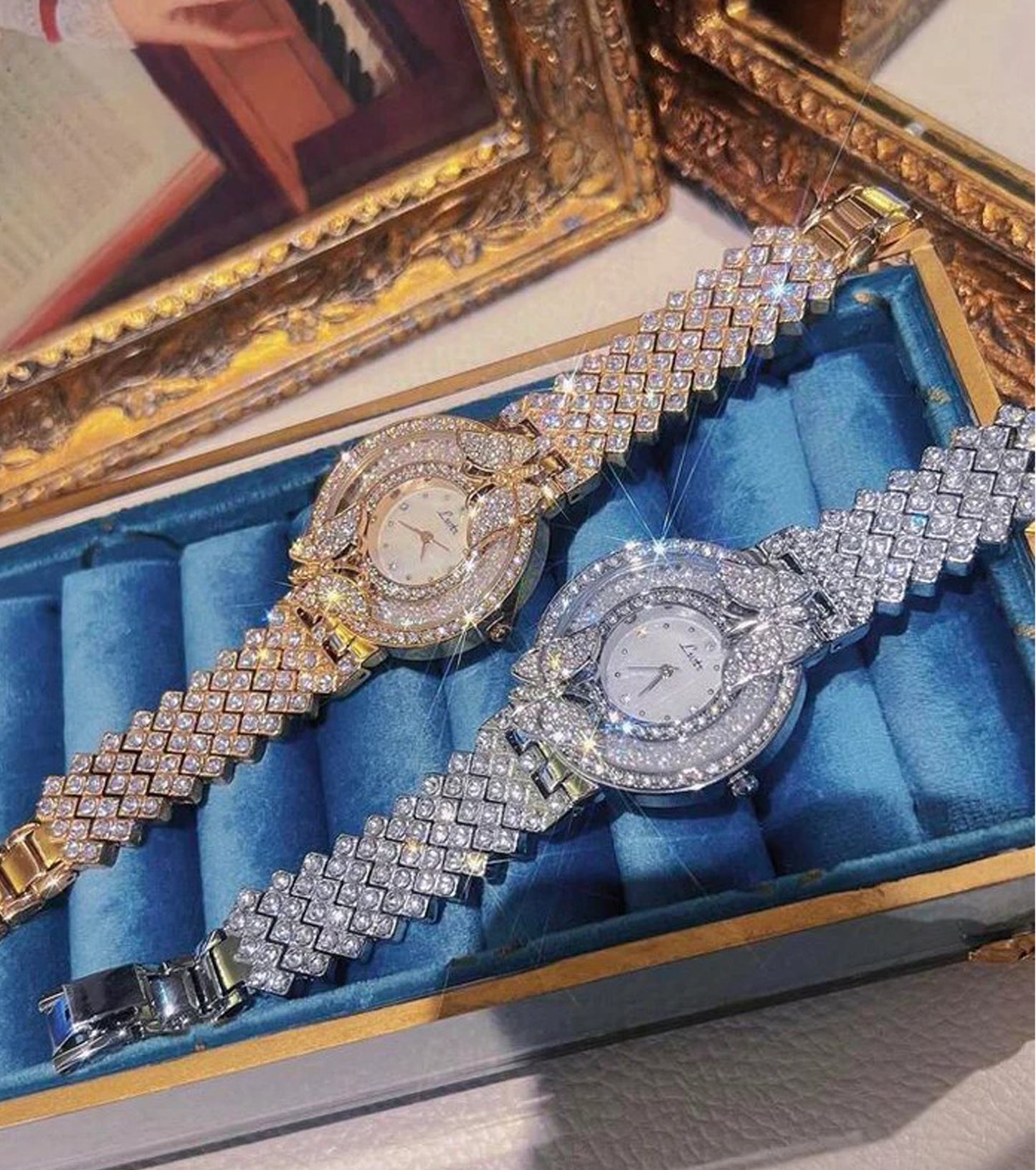 Elegant Women's Analog Watch with Metal Bracelet Strap